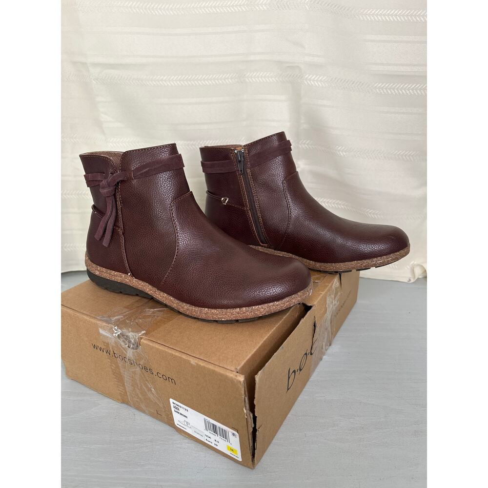 b.o.c. Addi French Ankle Boot Bootie Dark Brown Nubuck Size 8.5M - Picture 2 of 13